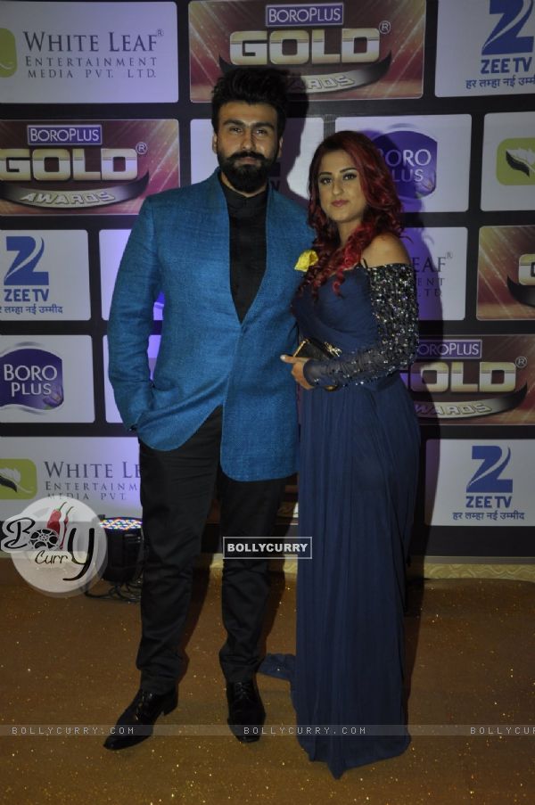 Arya Babbar with wife at Zee Gold Awards 2016