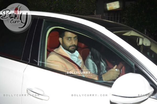 Aishwarya Rai Bachchan meets Abhishek and leaves for Dinner!