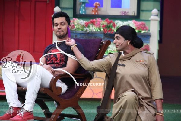 Randeep Hooda at Promotions of 'Do Lafzon Ki Kahani' on The Kapil Sharma Show (408570)