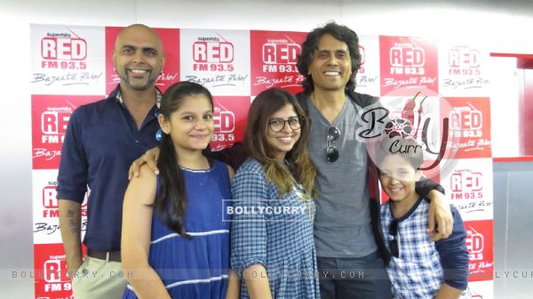 Star caste of upcoming film DHANAK visit Red FM for promotion of their upcoming movie (408572)