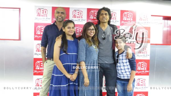 Star caste of upcoming film DHANAK visit Red FM for promotion of their upcoming movie (408573)