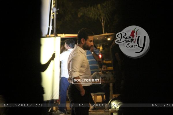 Saif Ali Khan Snapped shooting for his upcoming movie!