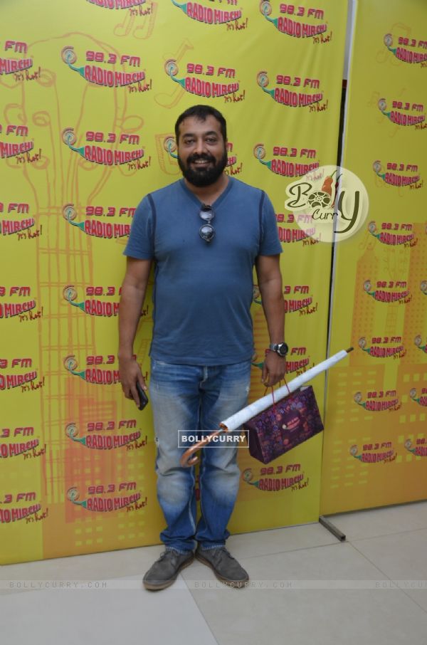 Anurag Kashyap at Promotions of 'Raman Raghav 2.0' on Radio Mirchi (408870)