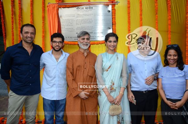 Sonam Kapoor, Aditya Thackeray & Atul Kasbekar  Pays Tribute to Neerja Bhanot at a School Event