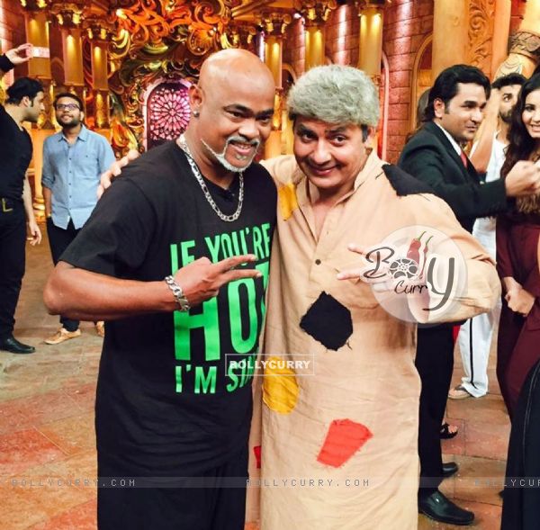 Vinod Kambli with Sudesh Lahiri with Sreesanth has a Blast on the sets of 'Comedy Nights Bachao'