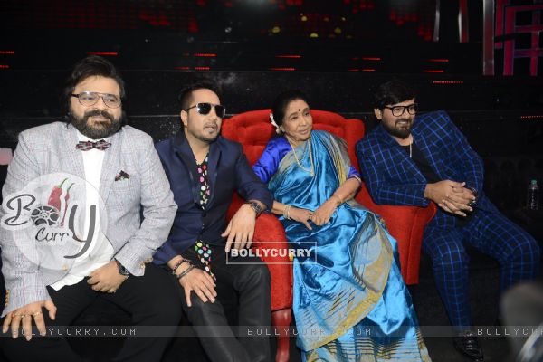 Mika Singh, Asha Bhosle & Wajid Ali on the sets of 'Sa Re Ga Ma Pa 2016'