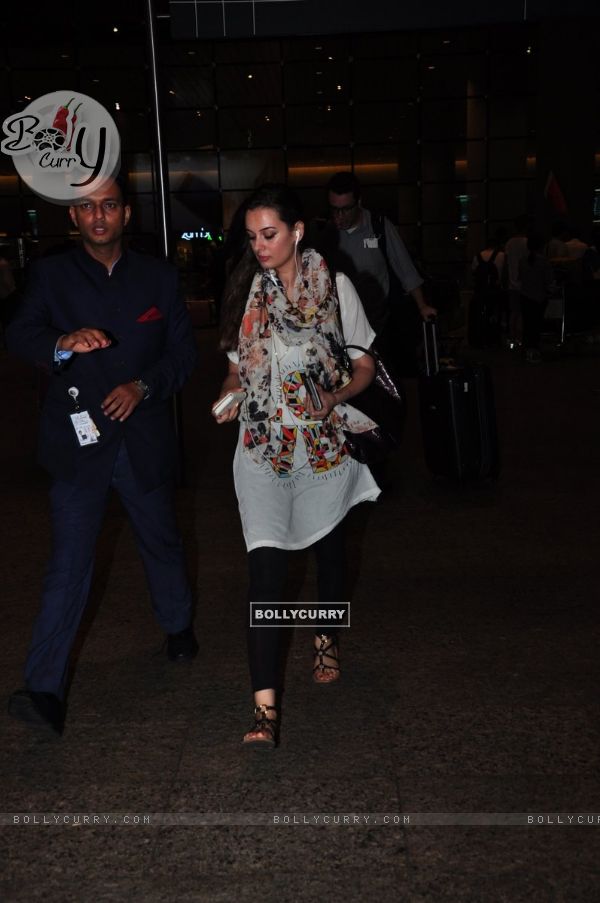 Evelyn Sharma Snapped at Airport