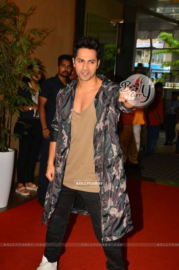 Varun at the promotion of 'Dishoom' (410752)
