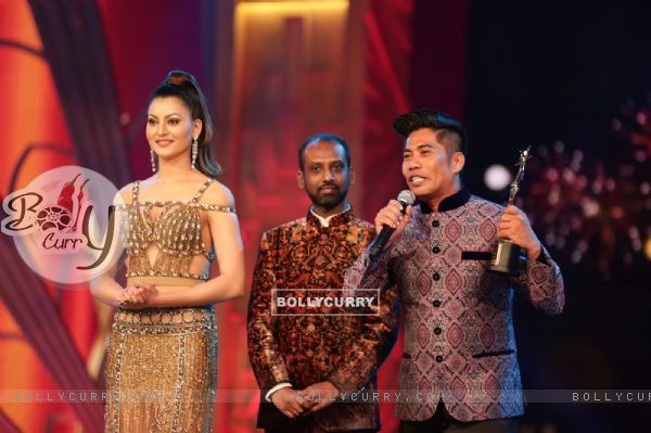 Urvashi Rautela at SIIMA Awards 2016