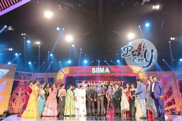 Chiranjeevi and Urvashi Rautela at SIIMA Awards 2016