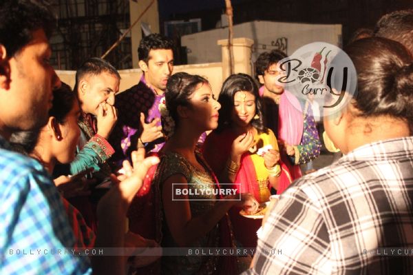 Kuch Rang Pyar Ke Aise Bhi Cast Celebrates Iftaari Party!