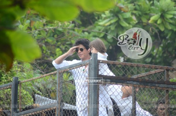 Shah Rukh Khan and AbRam Khan on EID 2016 meet!