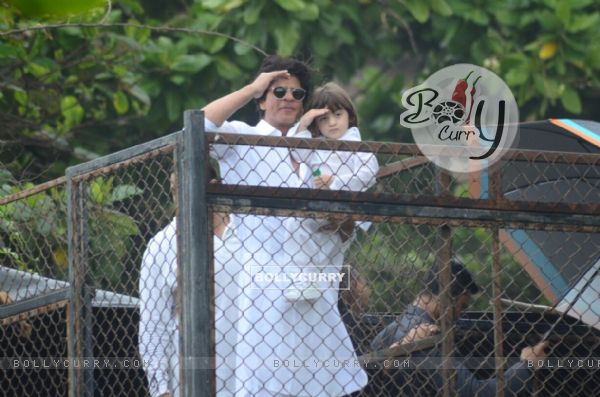 Shah Rukh Khan and AbRam Khan solutes on EID 2016 meet!