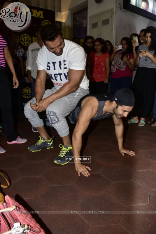 Workout Session with Varun Dhawan and John Abraham!