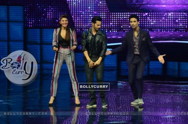 Varun, Jacqueline with Raghav on Dance Plus for Dishoom Promotions!