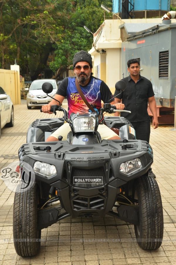 RJ ALok rides the 'Dishoom quad Bike' at Launch of Song 'Jaaneman Aah' from Dishoom (411811)