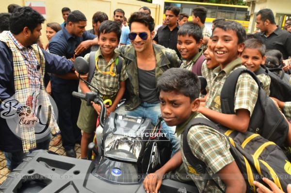 Varun Dhawan meets School kids at Launch of Song 'Jaaneman Aah' from Dishoom (411813)