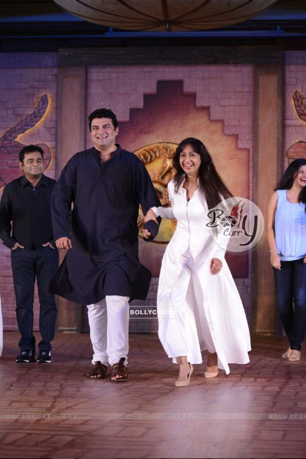 Siddharth Roy Kapur and Sunita Gowariker at Mohenjo Daro Promotional Event (411829)