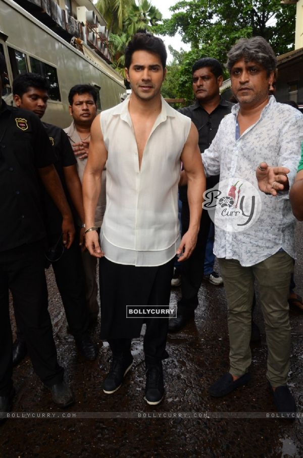 Varun Dhawan on So you think you can dance for Dishoom promotions (411870)