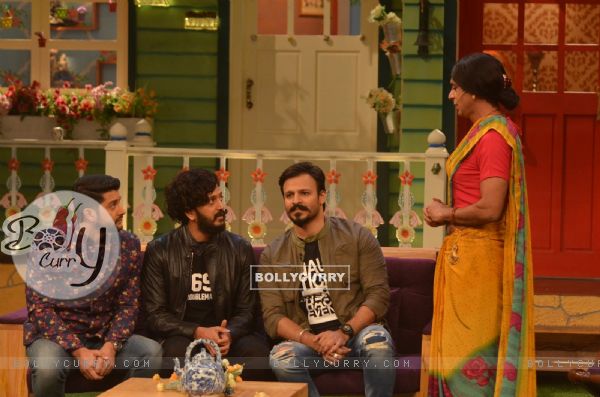 Aftab, Riteish and Vivek with Sunil Grover on 'The Kapil Sharma Show' to Promote Great Grand Masti'
