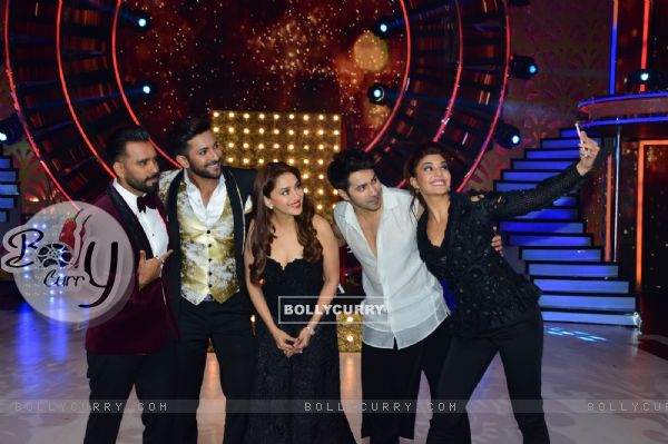 Varun , Jacqueline, Terence, Bosco and Madhuri promotes Dishoom on So you think you can dance (412058)