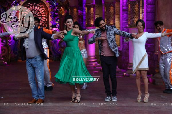 Riteish, Urvashi, Vivek and Pooja Promotes 'Great Grand Masti' on 'Comedy Nights Bachao' (412128)