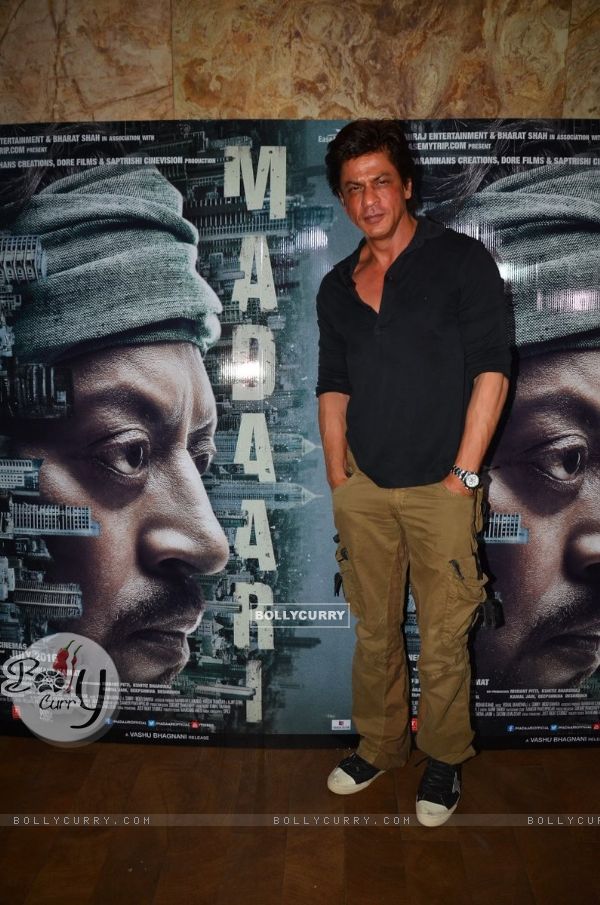 Shah Rukh Khan at the special screening of Madaari (413069)