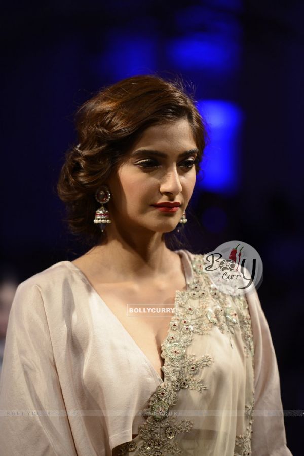 Sonam Kapoor walks the ramp at Day 3 of FDCI India Couture Week