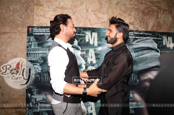 Ranveer Singh Meets Irrfan Khan at the special screening of 'Madaari' (413367)