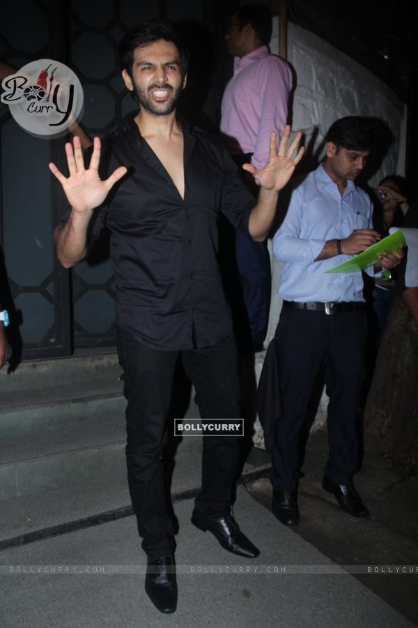 Kartik Aaryan at Jitesh Pillai's Bday Bash!