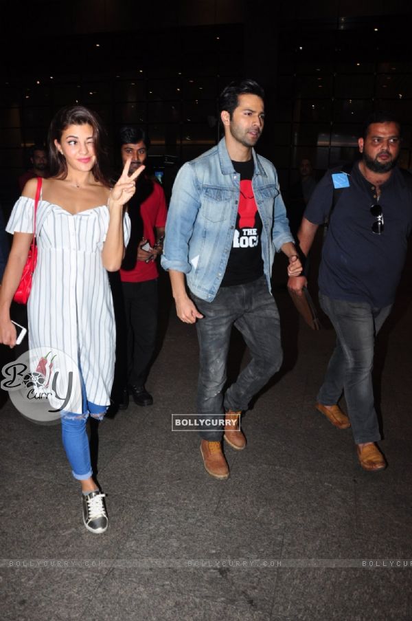 Varun Dhawan and Jacqueline Fernandes snapped at airport!