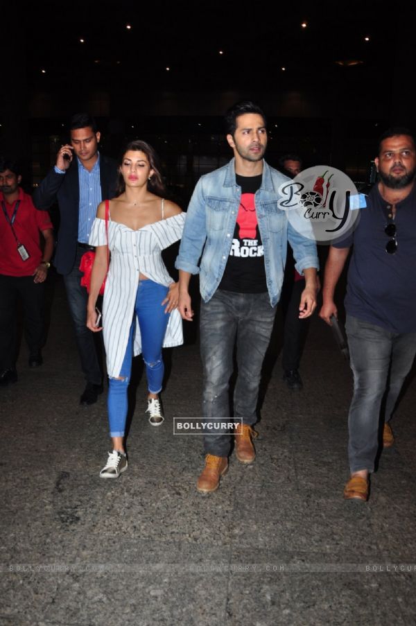 Varun Dhawan and Jacqueline Fernandes snapped at airport!