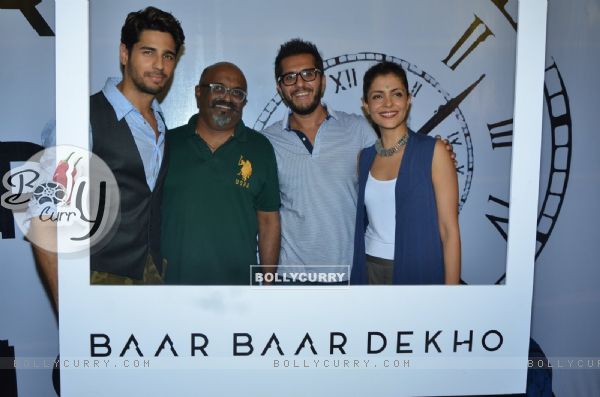 Sidharth Malhotra, Ritesh Sidhwani and Nitya Mehra at Special screening of trailer 'Bar Bar Dekho' (414579)