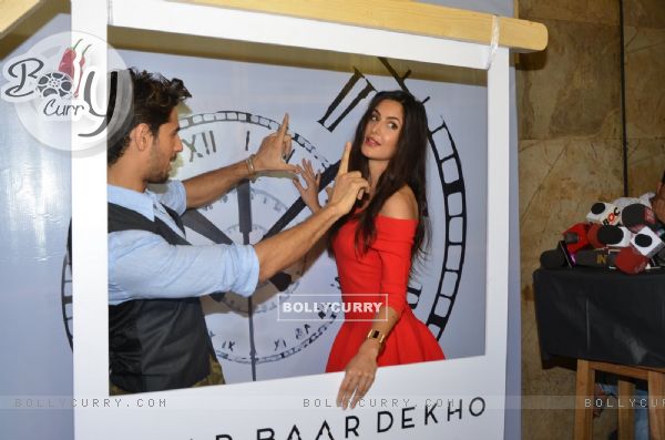 Katrina Kaif and Sidharth Malhotra at Special screening of trailer 'Bar Bar Dekho' (414587)