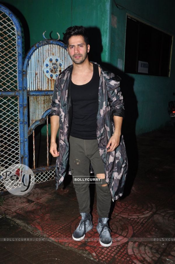 Varun Dhawan snapped post rehearsals of Dream Team tour