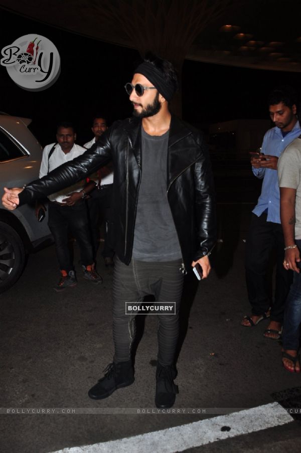 Ranveer Singh spotted at airport!
