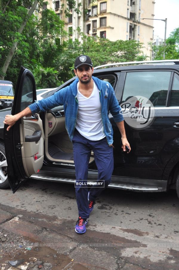 Sidharth Malhotra at Rehersals of Dream Team tour 2016
