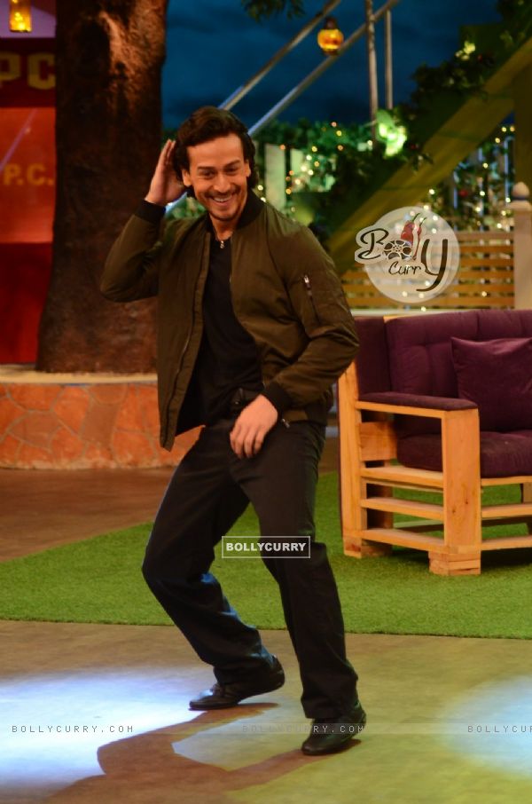 Tiger Shroff performs dance and Promotes 'A Flying Jatt' on sets of The Kapil Sharma Show