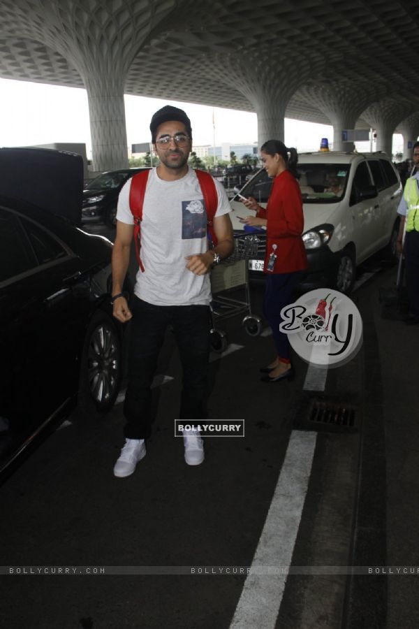 Ayushmann Khurrana Snapped at Airport