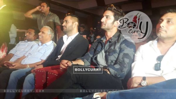 Sushant and Dhoni at Trailer launch of movie 'MS Dhoni: The Untold Story' in Delhi (415783)