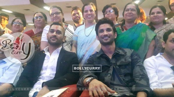 Sushant and Dhoni at Trailer launch of movie 'MS Dhoni: The Untold Story' in Delhi (415785)