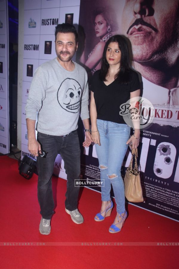 Sanjay Kapoor along with wife Maheep Sandhu at Special Screening of 'Rustom' at Yashraj Studios (415946)