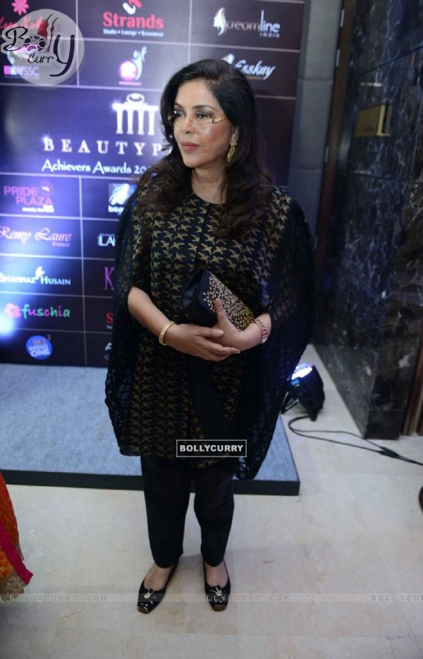 Zeenat Aman at Beauty awards 2016!