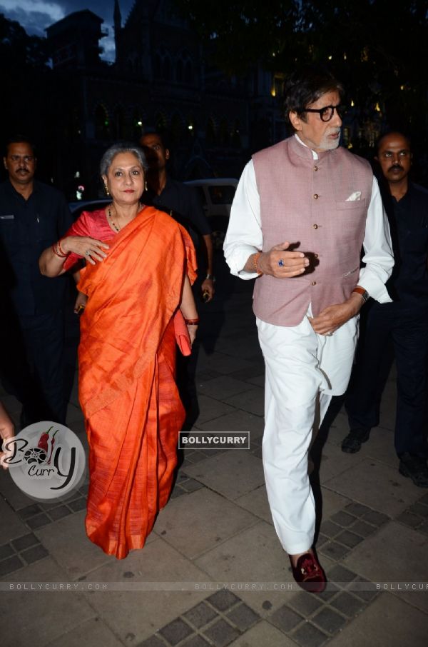 Amitabh Bachchan and Jaya Bachchan at Dilip De's art event
