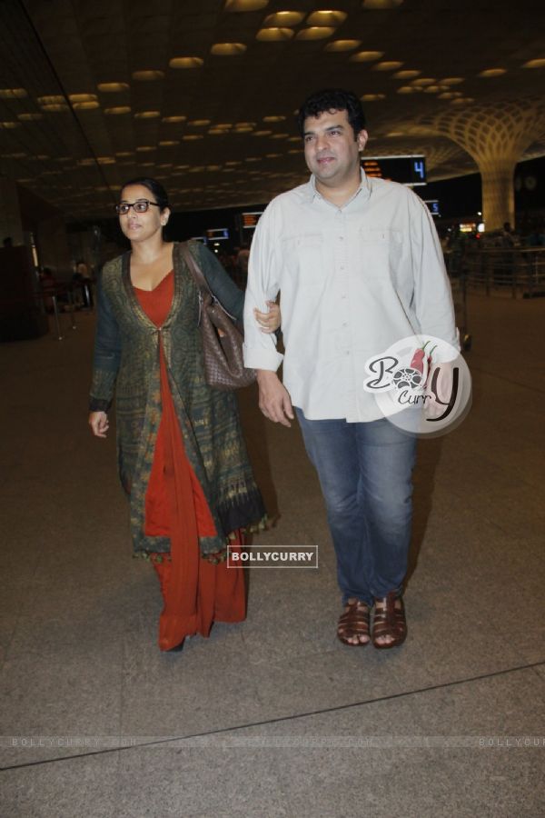 Vidya Balan snapped with Siddharth Roy Kapur at Airport