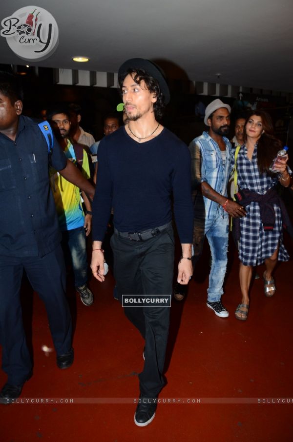 Tiger Shroff, Jacqueline Fernandes and Remo Dsouza Snapped at Airport (416910)