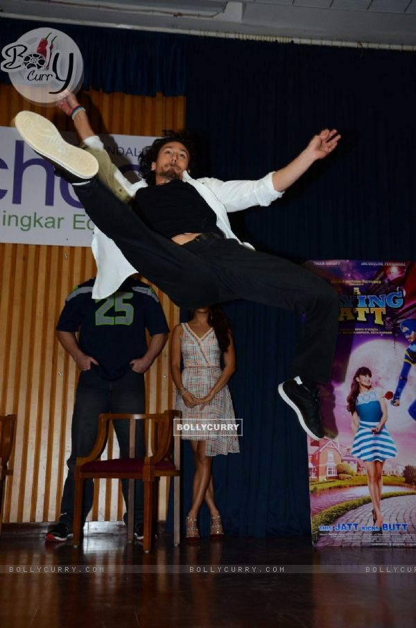 Tiger Shroff performs stunt at Promotion of 'A Flying Jatt' (417306)
