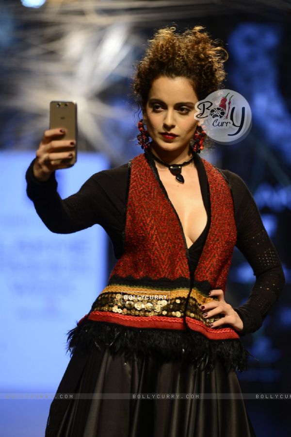 Kangana Ranaut walks for Tarun Tahiliani At Lakme Fashion Week