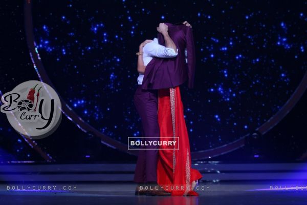 Sidharth Malhotra and Katrina Kaif at Promotion of 'Baar Baar Dekho' on sets of Jhalak Dikhhla Jaa