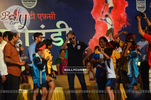 Ranbir Kapoor dances at Dahi Handi Celebration